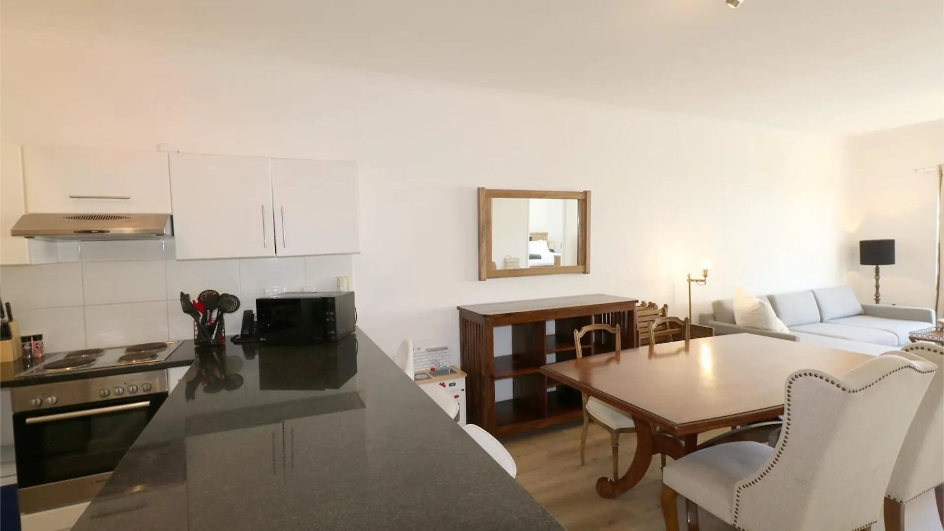Sevyn'S Place Empire Apartment Muizenberg 0*,  South Africa